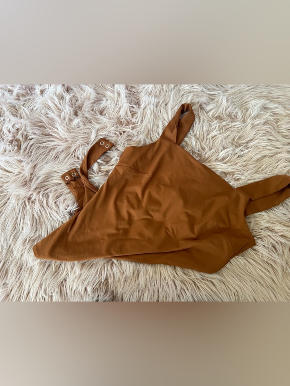 ReoRia Rust-Toned One-Shoulder Top